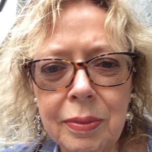 Meet your Posher, Denise